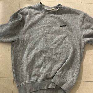Free Levi’s crewneck